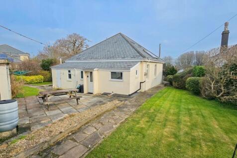 4 bedroom detached bungalow for sale