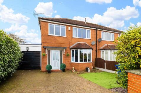 3 bedroom semi-detached house for sale