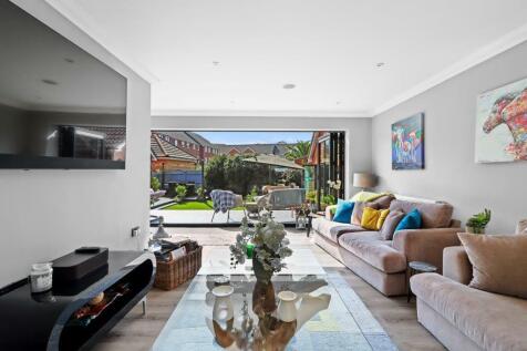 Palmyra Place, Eastbourne BN23 5 bed detached house for sale