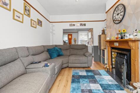 Albion Road, Eastbourne BN22 3 bed terraced house for sale