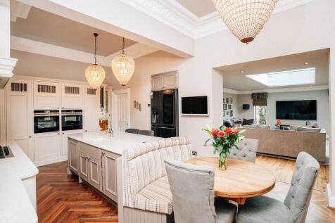Colinton Road, Edinburgh EH14 7 bed semi