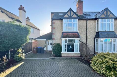 4 bedroom semi-detached house for sale