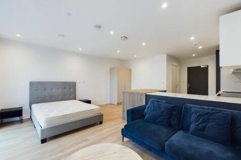 Studio flat for sale