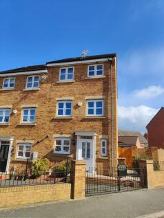 4 bedroom town house for sale