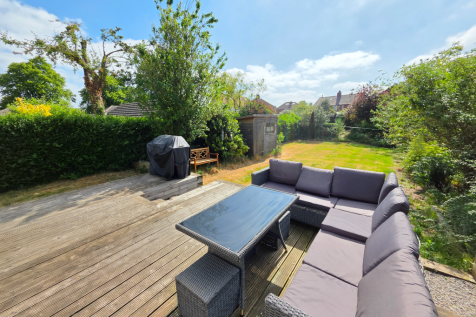 2 bedroom detached bungalow for sale