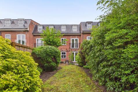Saddle Back Close, Calne SN11 4 bed townhouse for sale