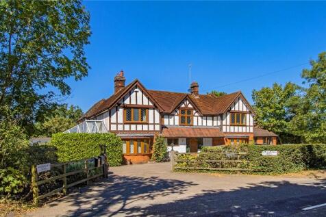 6 bedroom detached house for sale