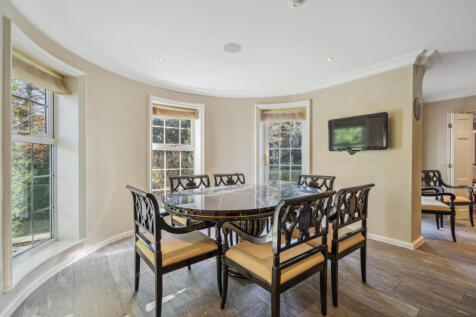 8 bedroom detached house for sale