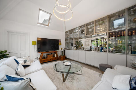 7 bedroom detached house for sale