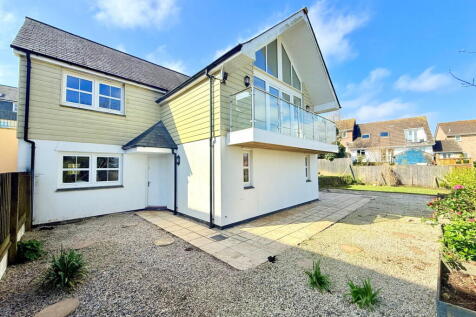 St. Nazaire Close, Falmouth TR11 4 bed link detached house for sale