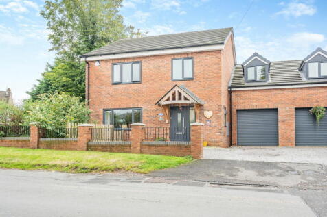 3 bedroom link detached house for sale