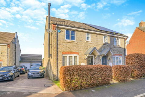 3 bedroom semi-detached house for sale