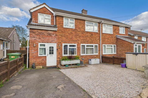 4 bedroom semi-detached house for sale