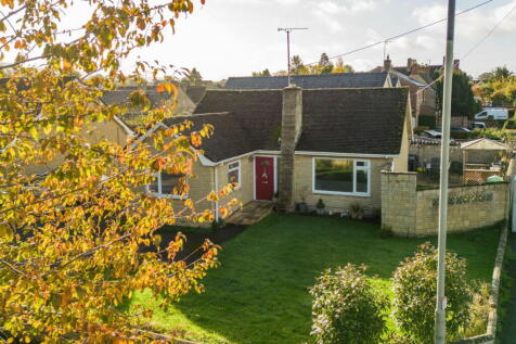 Evesham Road, Cheltenham GL52 4 bed detached bungalow for sale