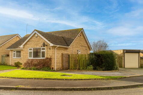 Thatchers End, Cheltenham GL52 3 bed detached bungalow for sale