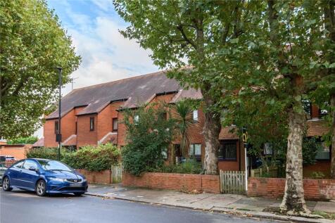 1 bedroom maisonette for sale