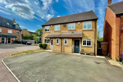 2 bedroom semi-detached house for sale