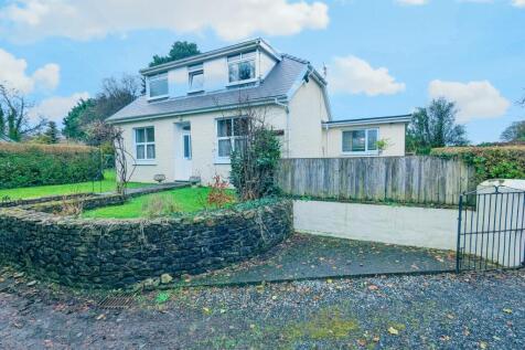 Llysonnen Road, Carmarthen... 3 bed detached house for sale