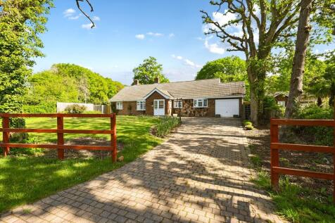 4 bedroom detached bungalow for sale