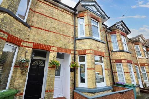 Abbott Road, Folkestone CT20 3 bed terraced house for sale