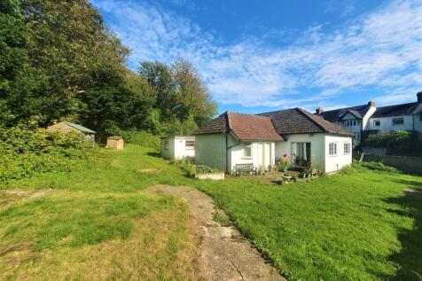 4 bedroom detached bungalow for sale