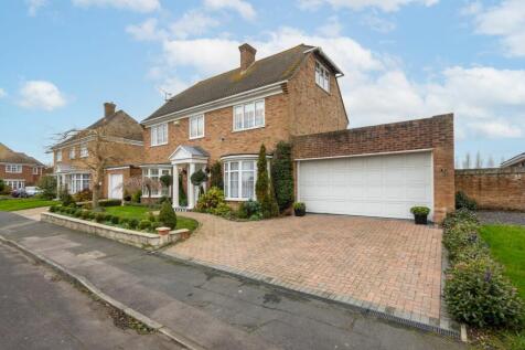 Corone Close, Folkestone CT19 5 bed detached house for sale