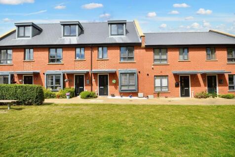 Dura Way, Folkestone CT20 3 bed terraced house for sale