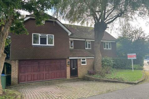 6 bedroom detached house for sale