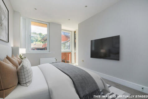 Cattershall Lane, Godalming, GU7 1 bed flat for sale