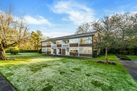 Station Approach, Tadworth KT20 2 bed flat for sale