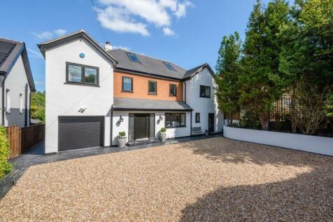 6 bedroom detached house for sale