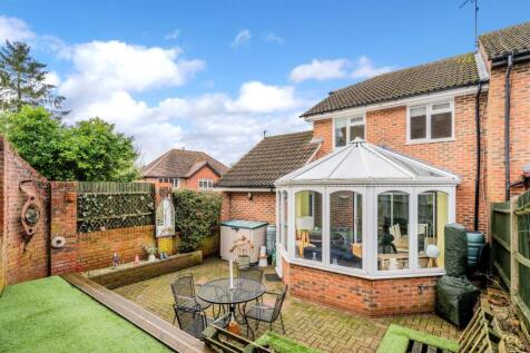 3 bedroom end of terrace house for sale