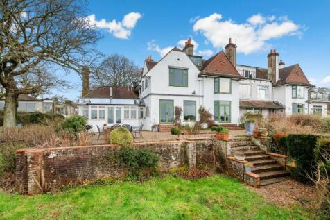 Mount Hill, Tadworth KT20 4 bed detached house for sale