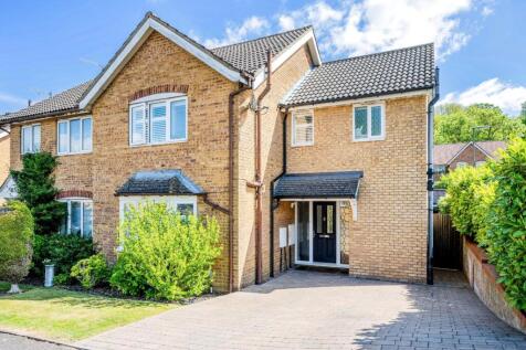 4 bedroom semi-detached house for sale