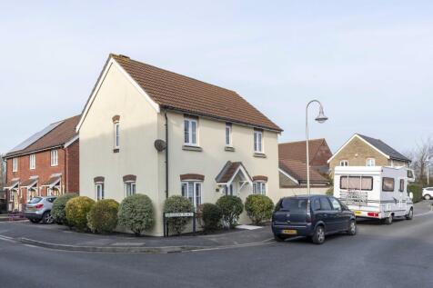 3 bedroom link detached house for sale
