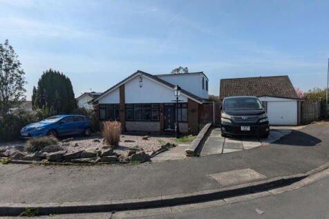 Poulton Drive, Wigan WN4 3 bed detached bungalow for sale