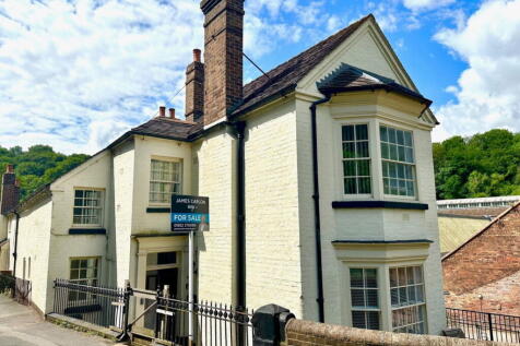Wellington Road, Telford TF8 2 bed apartment for sale