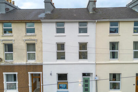 4 bedroom terraced house for sale