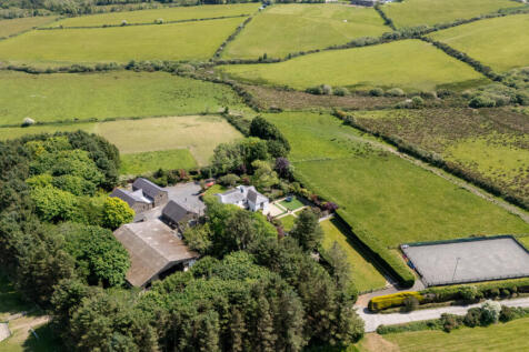 8 bedroom detached house for sale