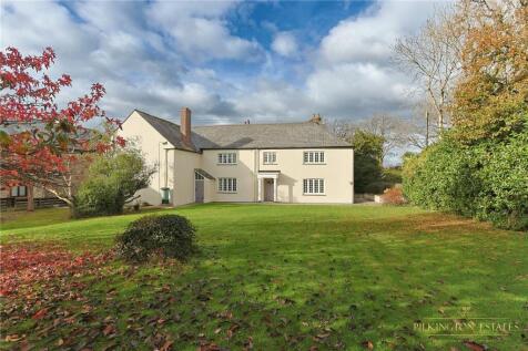 6 bedroom detached house for sale