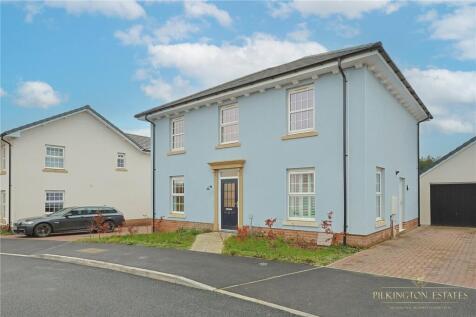 4 bedroom detached house for sale