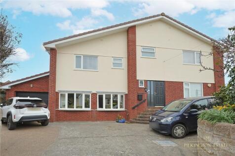Killerton Road, Cornwall EX23 4 bed detached house for sale