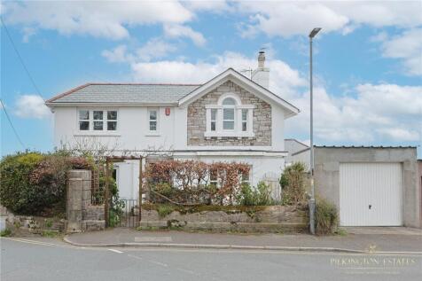 2 bedroom detached house for sale