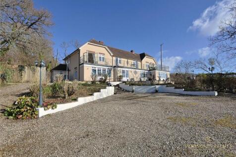 Underhill, Salisbury SP3 6 bed detached house for sale
