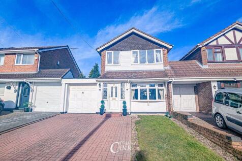 Avenue Road, Cannock WS12 3 bed link detached house for sale