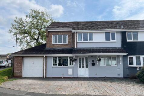 4 bedroom semi-detached house for sale