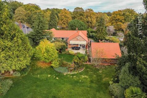 4 bedroom detached bungalow for sale