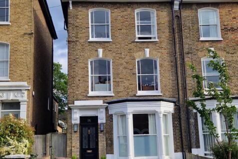 5 bedroom semi-detached house for sale