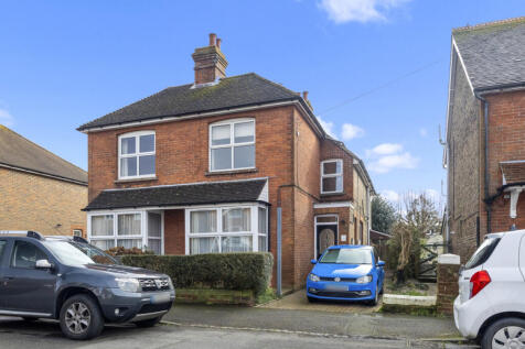 Hailsham BN27 1 bed flat for sale