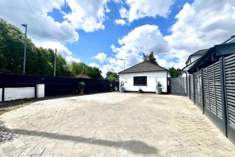 2 bedroom detached bungalow for sale